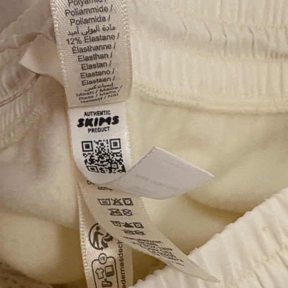 Skims Cream Fleece Lounge Mini Skirt - Picture 10 of 10